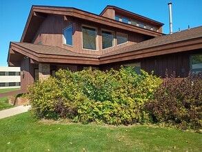 1826 Tower Dr W, Stillwater, MN à louer Photo intérieure– Image 2 sur 19