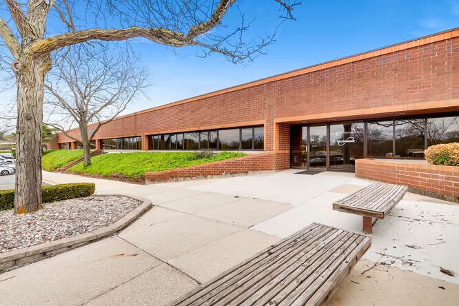 201-203 N Gables Blvd, Wheaton, IL à vendre - Photo de l’immeuble – Image 1 sur 10