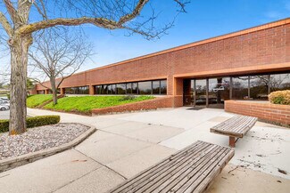 Plus de détails pour 201-203 N Gables Blvd, Wheaton, IL - Industriel/Logistique à vendre