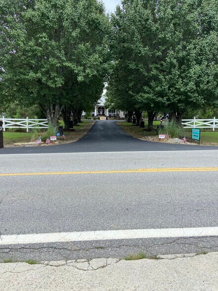 1963 Thrasher Pike, Hixson, TN à vendre - Photo de l’immeuble – Image 1 sur 20