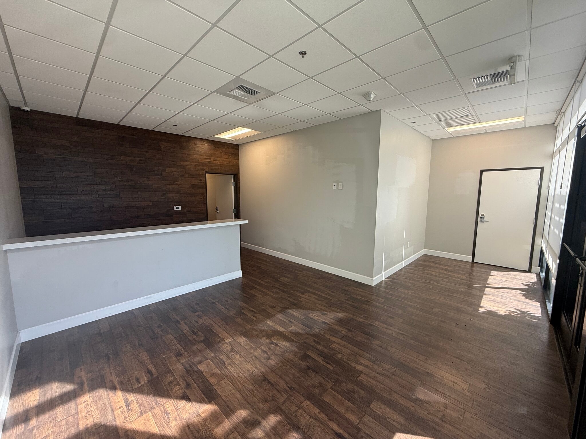 9291 Laguna Springs Dr, Elk Grove, CA à louer Photo intérieure– Image 1 sur 4