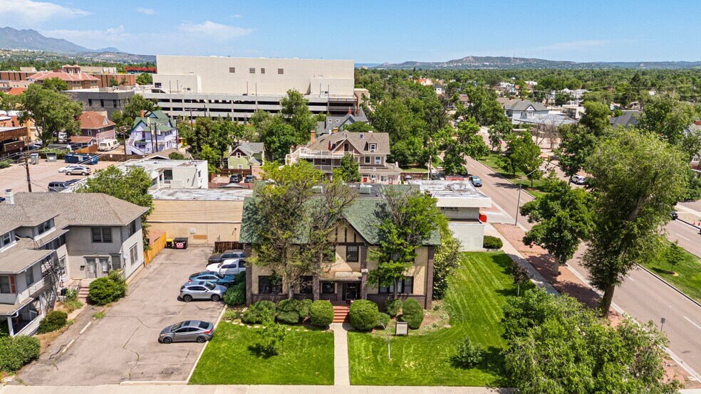 128-130 E Monument St, Colorado Springs, CO à vendre - Photo de l’immeuble – Image 1 sur 31