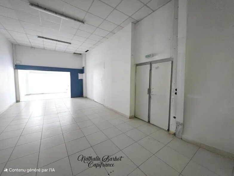 Local commercial dans Saint-Memmie à louer - Photo de l’immeuble – Image 3 sur 10