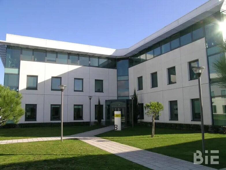 Bureau dans Mérignac à louer - Photo de l’immeuble – Image 1 sur 10