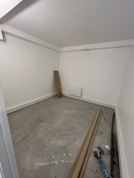 Local commercial dans Paris à louer - Photo intérieure – Image 1 sur 3