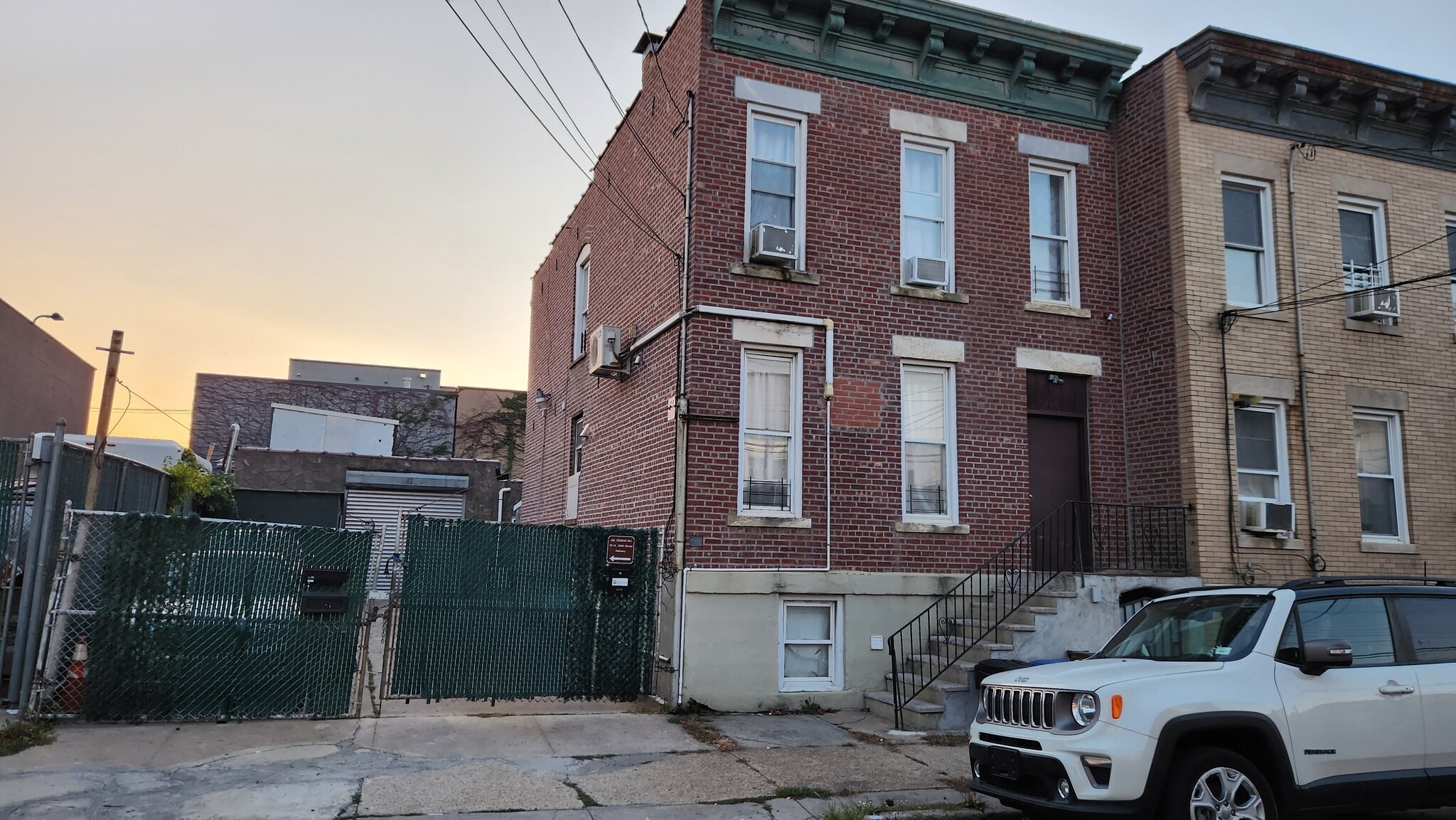 18-14/16 129 Street st, College Point, NY à vendre Photo intérieure– Image 1 sur 6