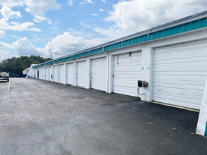 900-920 NE Industrial Blvd, Jensen Beach, FL à louer Photo intérieure– Image 1 sur 1