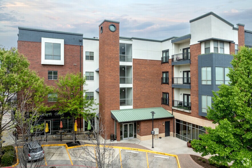 1851 N Greenville Ave, Richardson, TX à louer - Photo de l’immeuble – Image 3 sur 4