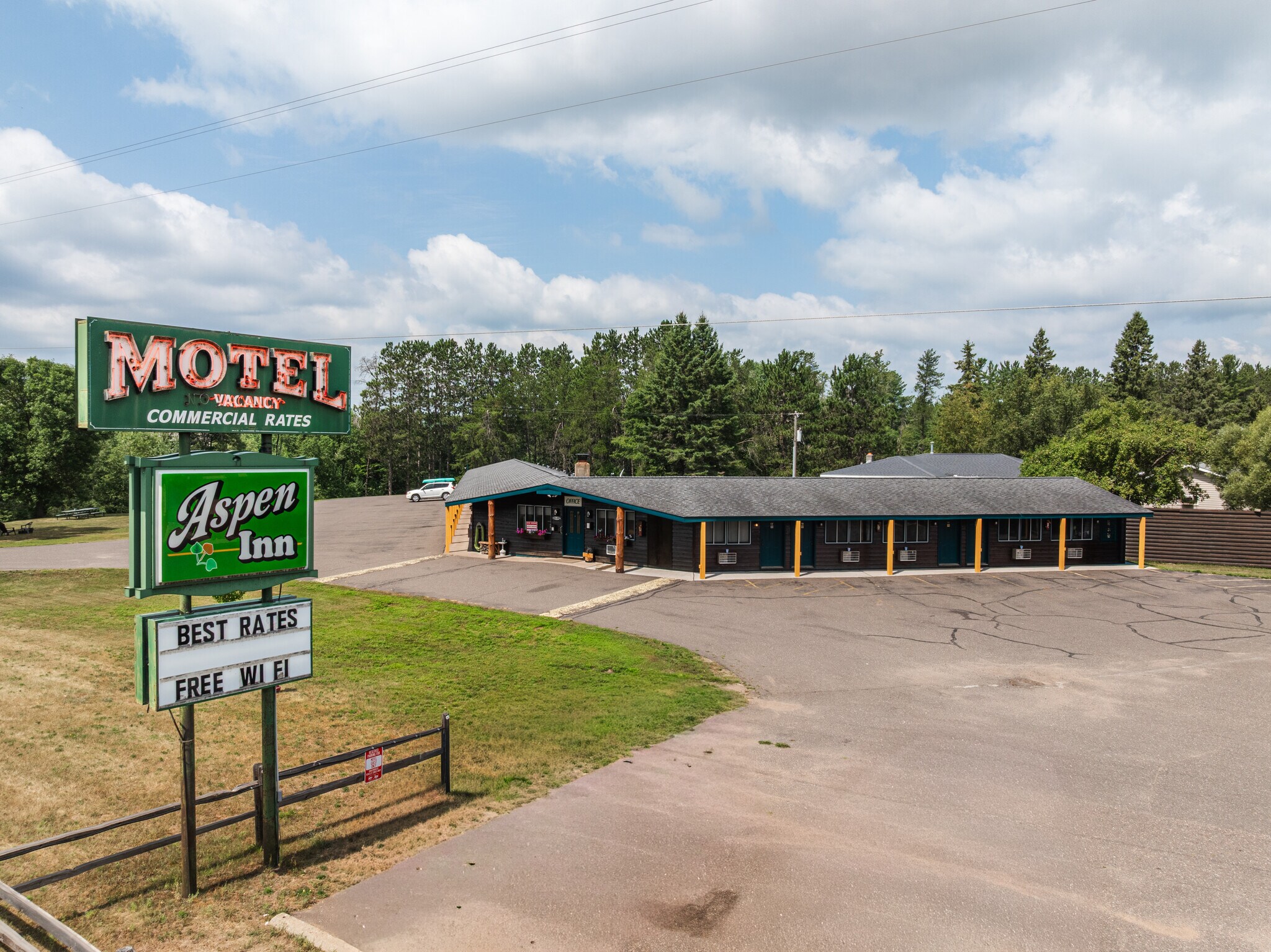 16154 US 63 Hwy, Hayward, WI à vendre Photo de l’immeuble– Image 1 sur 48
