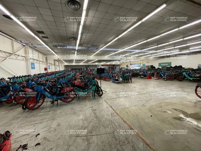 Plus de détails pour Local d'activités à louer