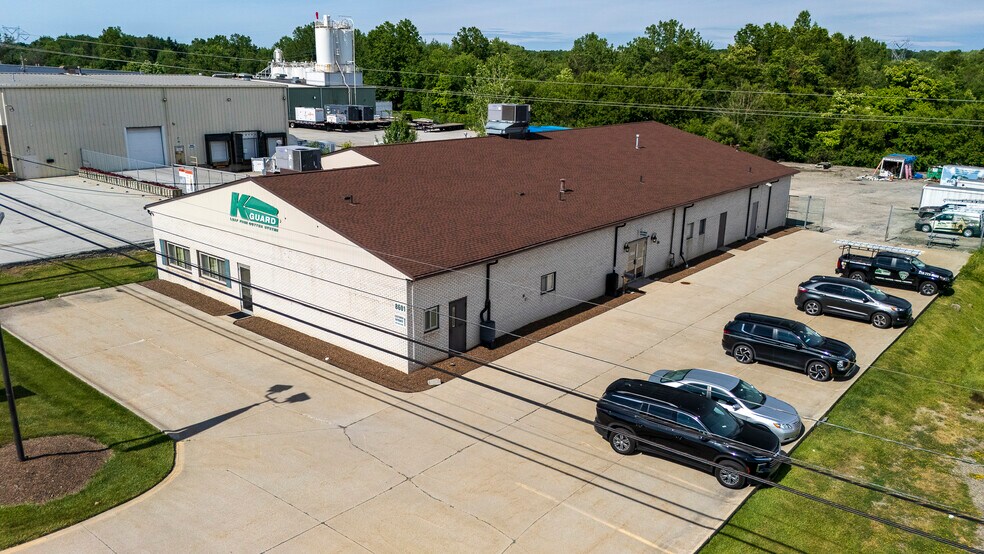 8601 Freeway Dr, Macedonia, OH à vendre - Photo de l’immeuble – Image 2 sur 8