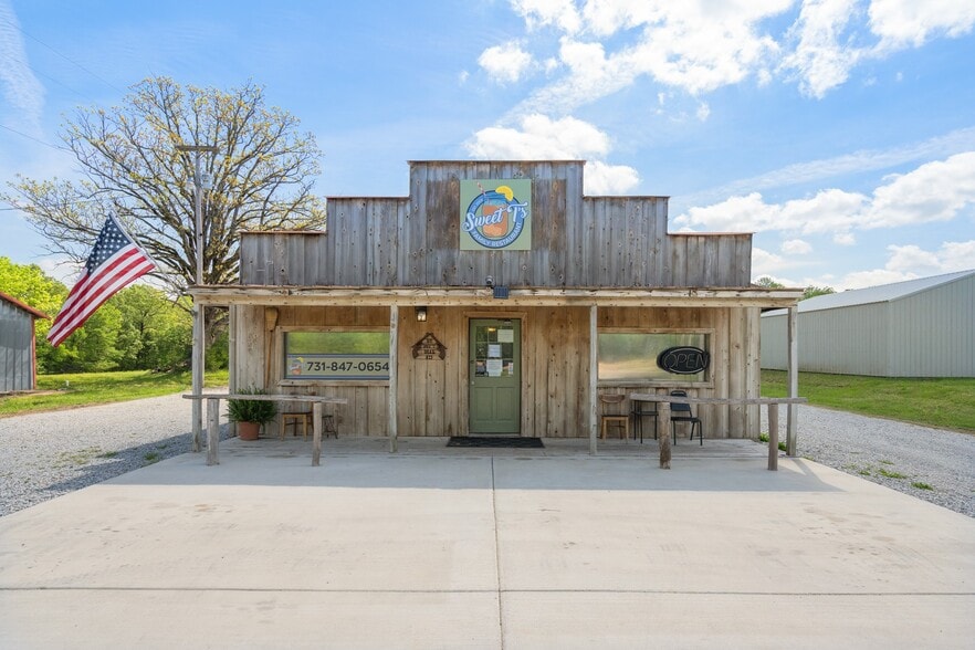 2598 Tennessee Ave N, Parsons, TN à vendre - Photo de l’immeuble – Image 1 sur 56