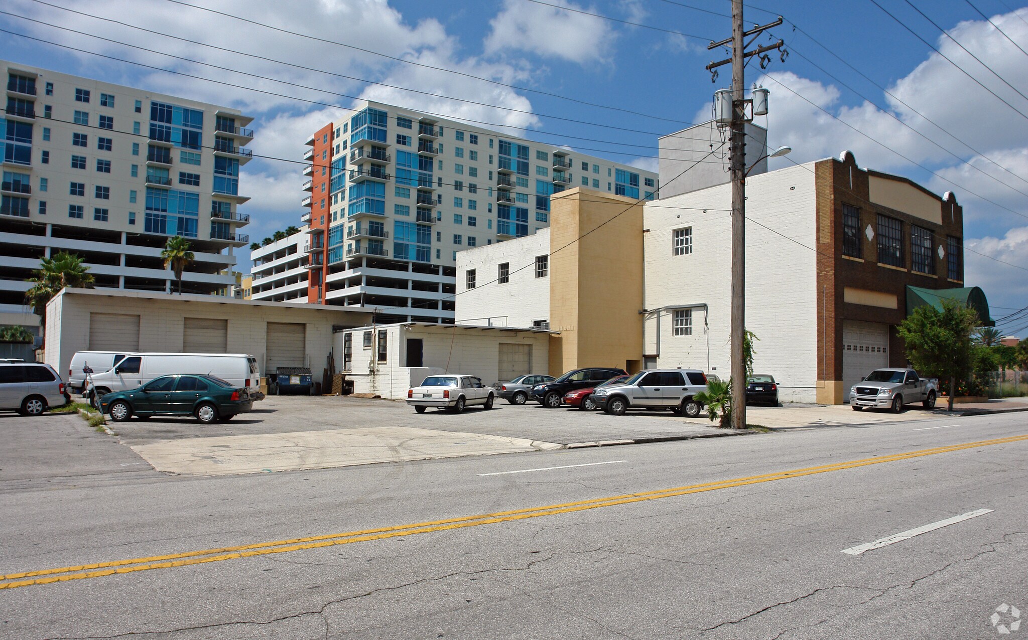 1121 E Twiggs St, Tampa, FL à vendre Photo de l’immeuble– Image 1 sur 31