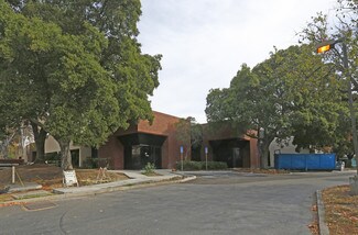 Plus de détails pour 650-700 E Calaveras Blvd, Milpitas, CA - Local d'activités à louer