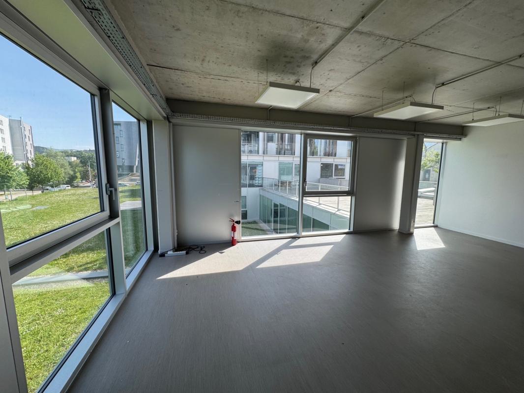 Bureau dans Saint-Étienne à louer Photo intérieure– Image 1 sur 6