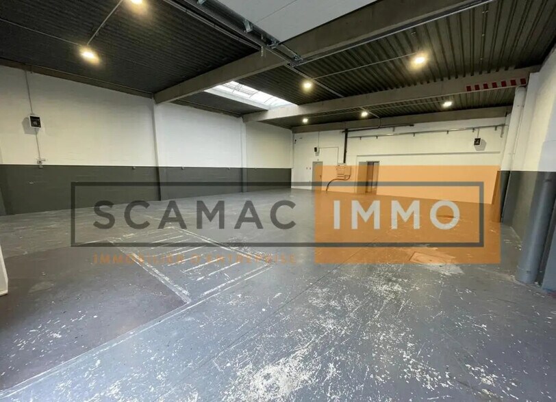 Local d’activités dans Lognes à louer - Photo de l’immeuble – Image 3 sur 10