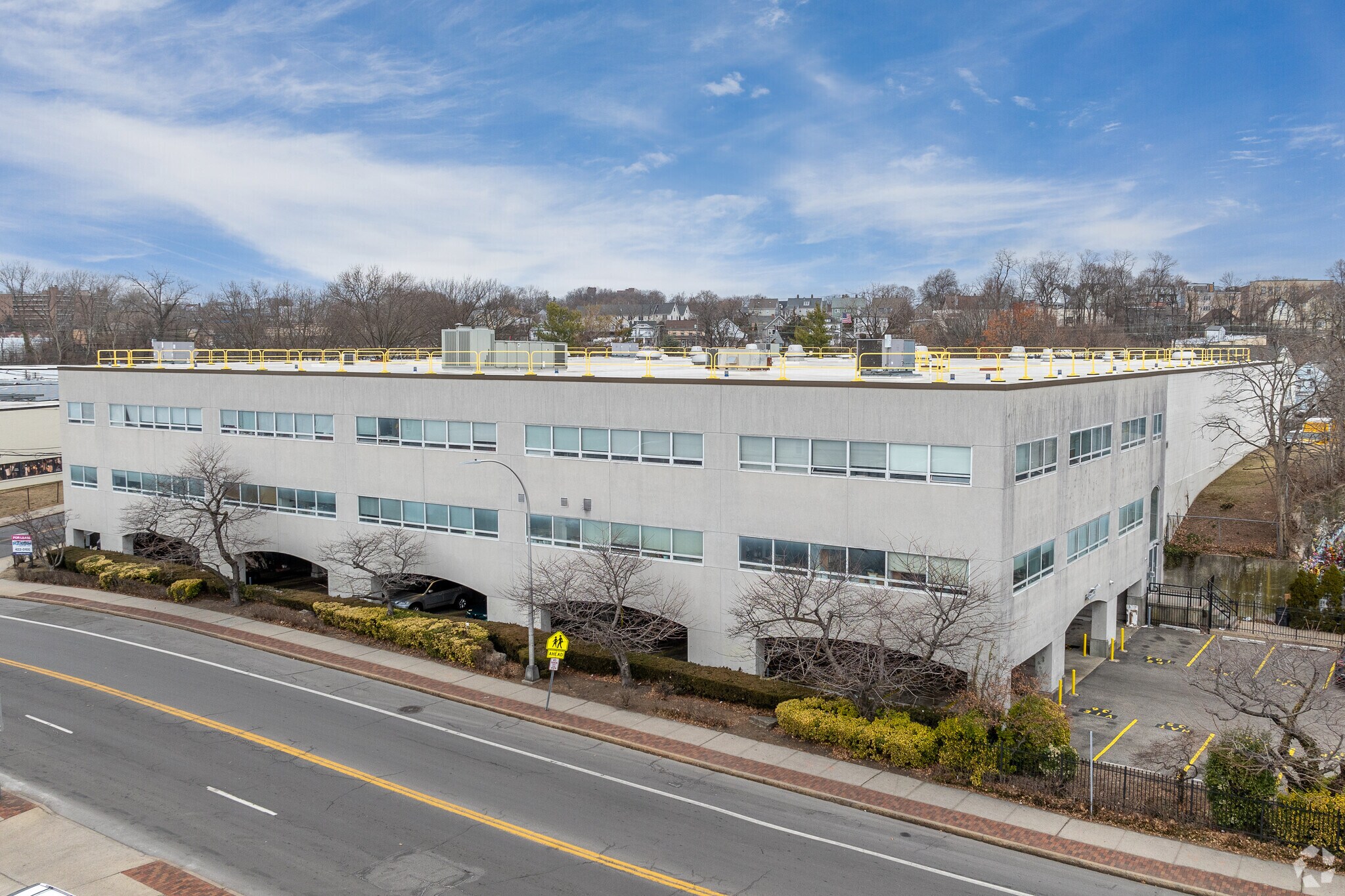 10 Midland Ave, Port Chester, NY à louer Photo principale– Image 1 sur 7