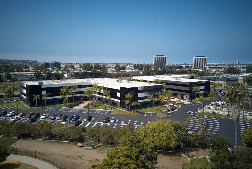 4551 Glencoe Ave, Marina del Rey, CA à louer - Photo de l’immeuble – Image 2 sur 13