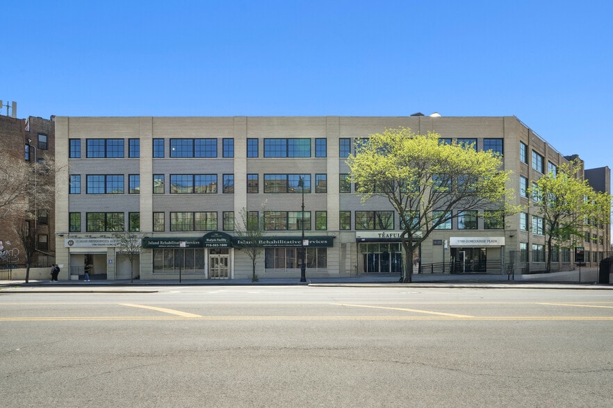 1780-1790 Grand Concourse, Bronx, NY à louer - Photo de l’immeuble – Image 1 sur 5
