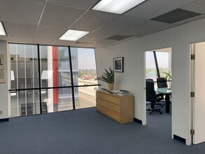 9660 Flair Dr, El Monte, CA à louer Photo intérieure– Image 2 sur 12