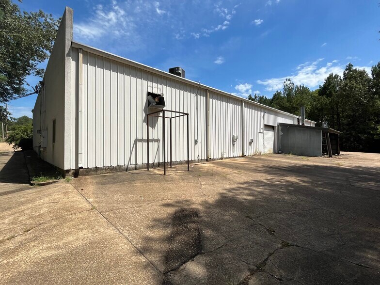 4611 Terry Rd, Jackson, MS à louer - Photo de l’immeuble – Image 2 sur 2