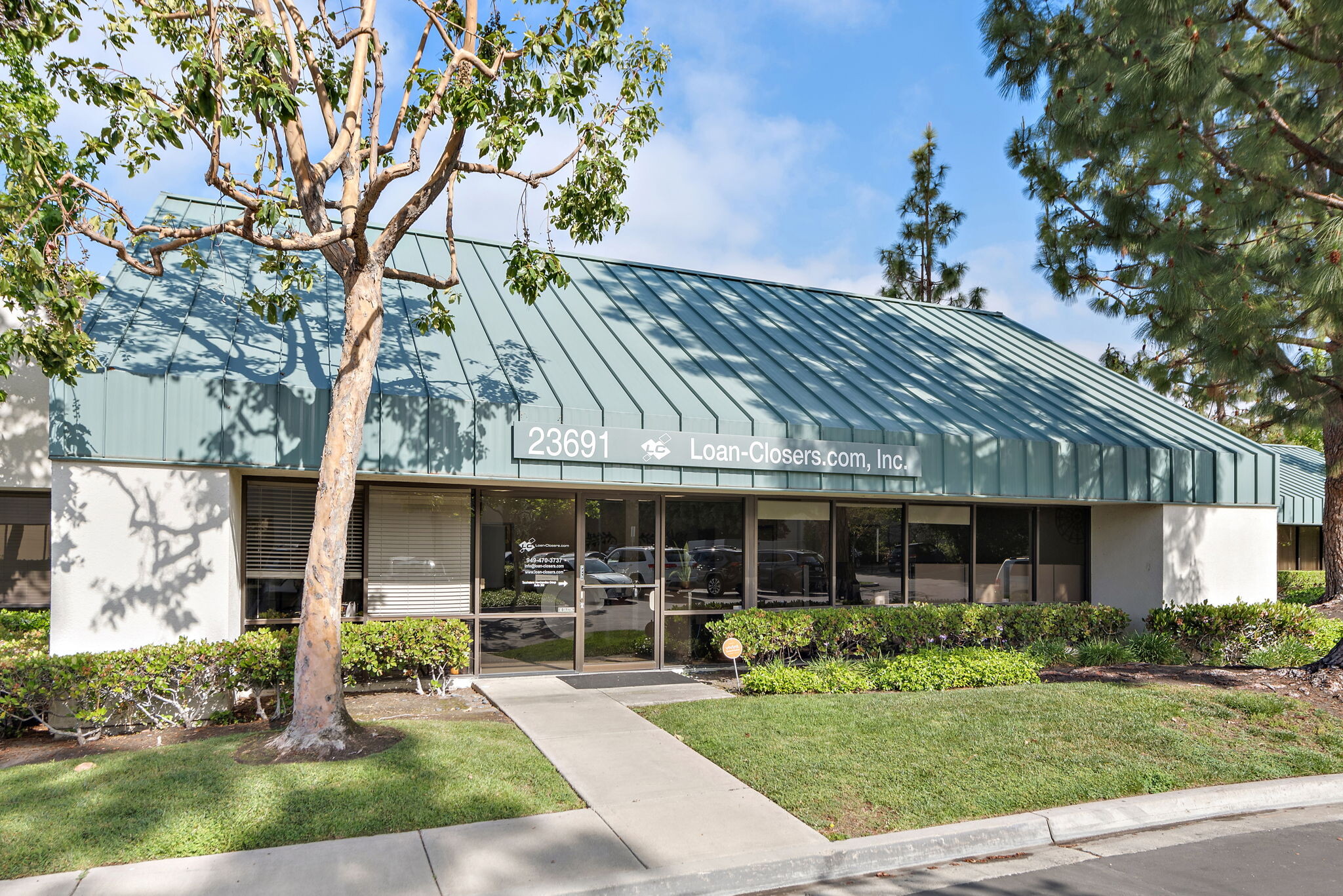 23691 Birtcher Dr, Lake Forest, CA à vendre Photo principale– Image 1 sur 14
