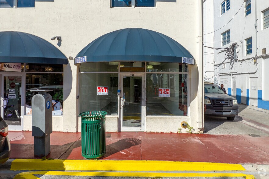 233-235 11th St, Miami Beach, FL à louer - Photo de l’immeuble – Image 2 sur 22