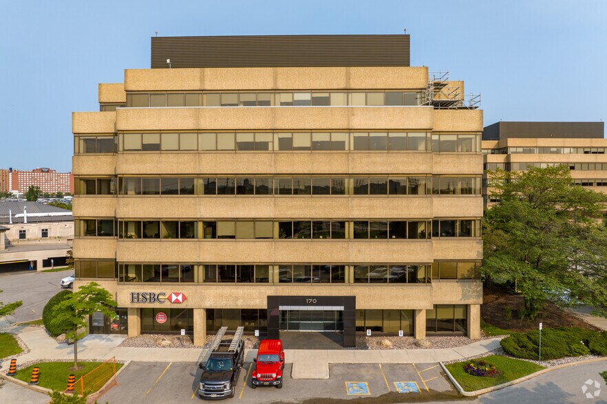 170 Attwell Dr, Toronto, ON à louer - Photo de l’immeuble – Image 2 sur 4