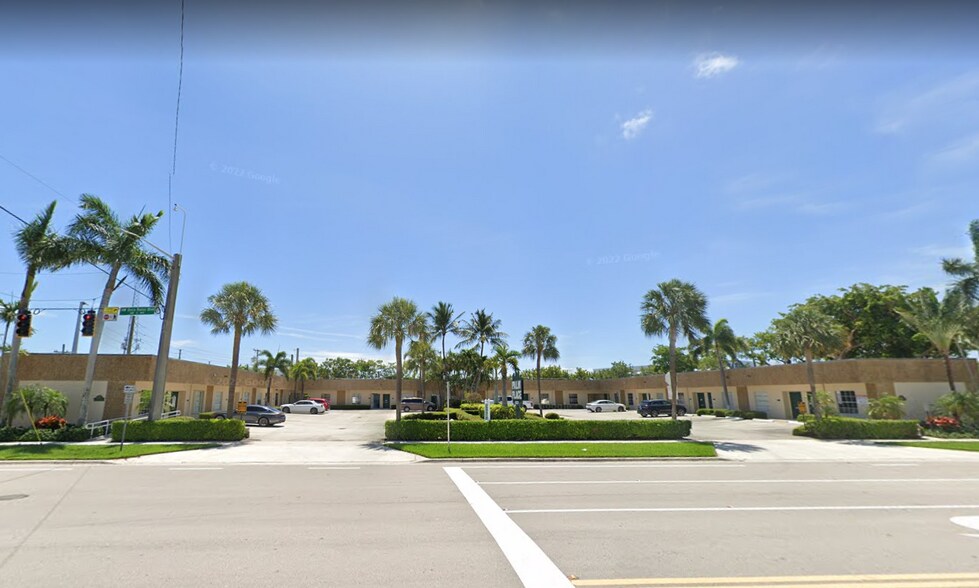 2290-2298 NW Boca Raton Blvd, Boca Raton, FL à louer - Photo de l’immeuble – Image 1 sur 3