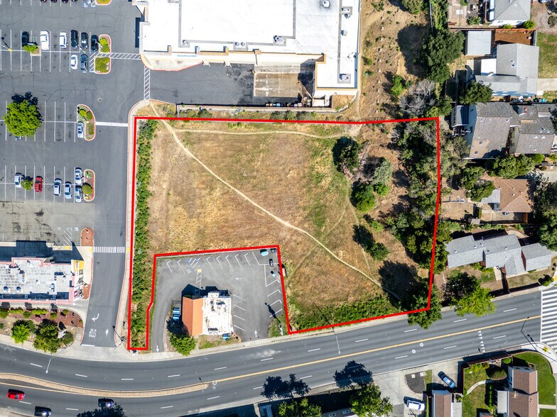 Redwood St, Vallejo, CA à vendre - Photo principale – Image 1 sur 7