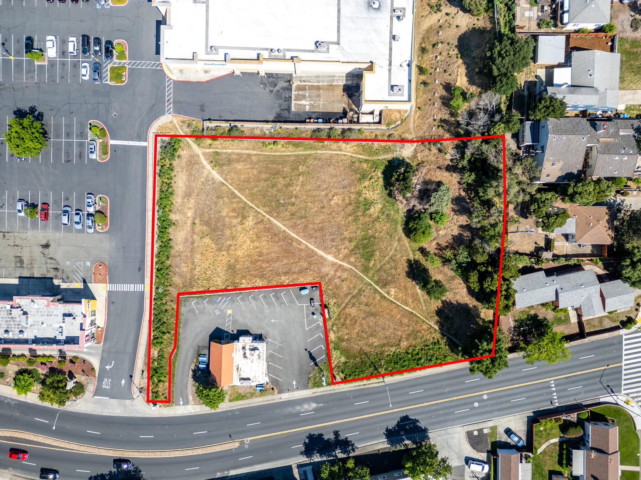 Redwood St, Vallejo, CA à vendre Photo principale– Image 1 sur 8