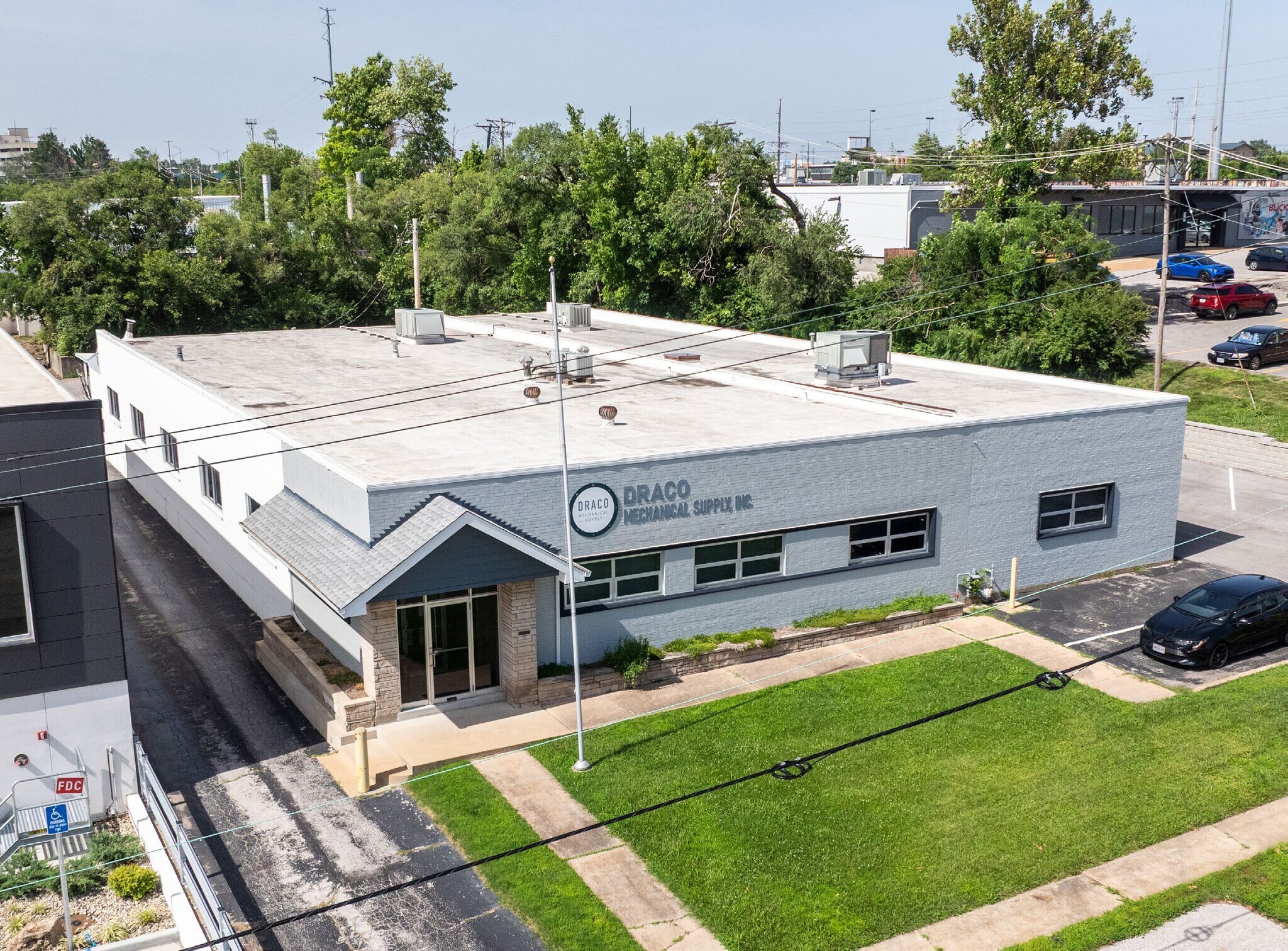 8029 Litzsinger Rd, Brentwood, MO à vendre Photo de l’immeuble– Image 1 sur 6