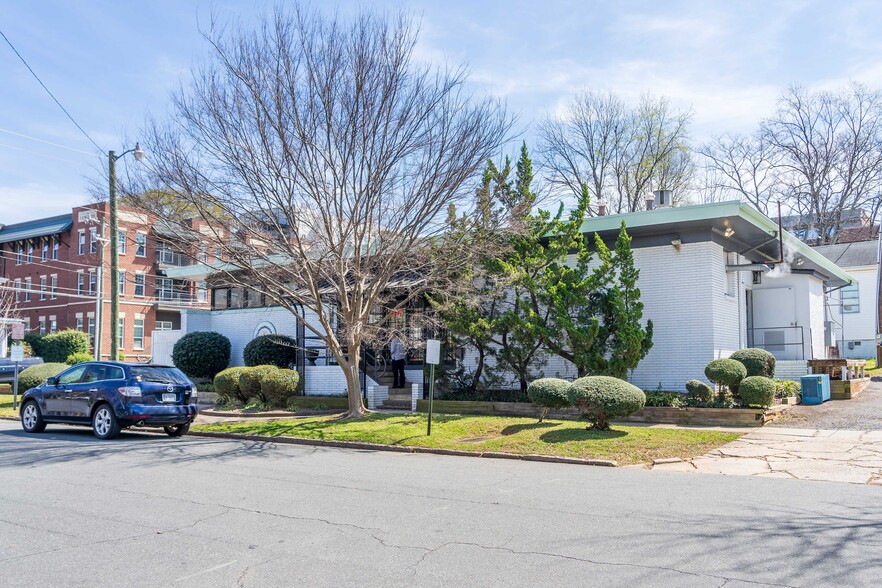 1900 E 7th St, Charlotte, NC à louer - Photo de l’immeuble – Image 3 sur 4
