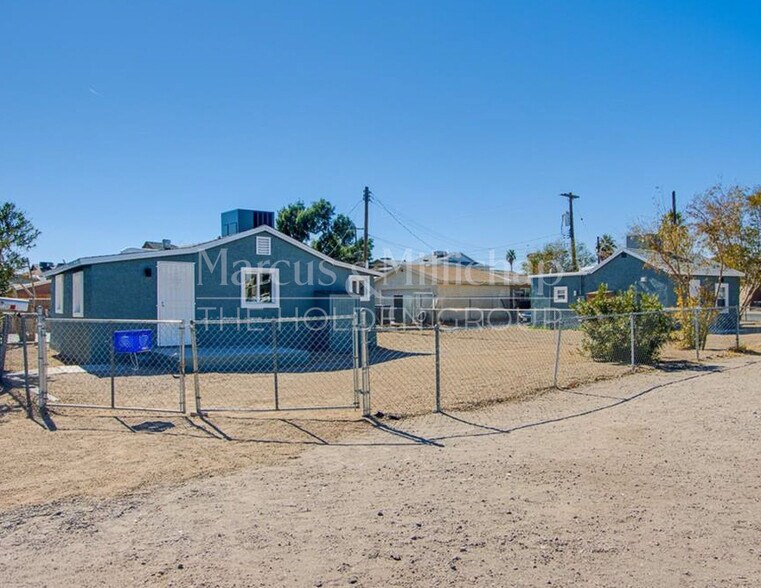 1927 Hoover St, North Las Vegas, NV à vendre - Photo de l’immeuble – Image 2 sur 14