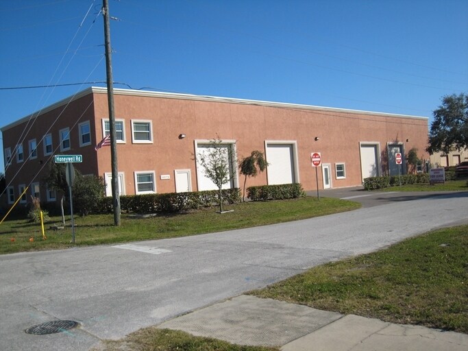 14173 Honeywell Rd, Largo, FL à louer - Photo principale – Image 1 sur 3