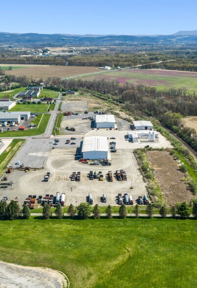 4 Girton Dr Industrial Campus portefeuille de 4 biens à vendre sur LoopNet.fr - Photo de l’immeuble – Image 2 sur 13