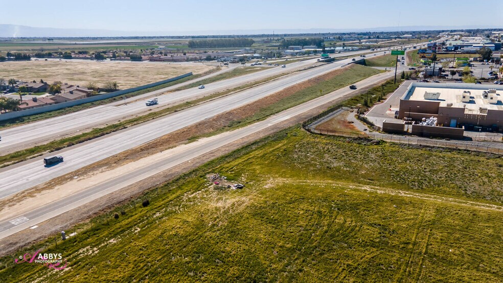 E Brundage ln, Bakersfield, CA à vendre - Photo de l’immeuble – Image 3 sur 11