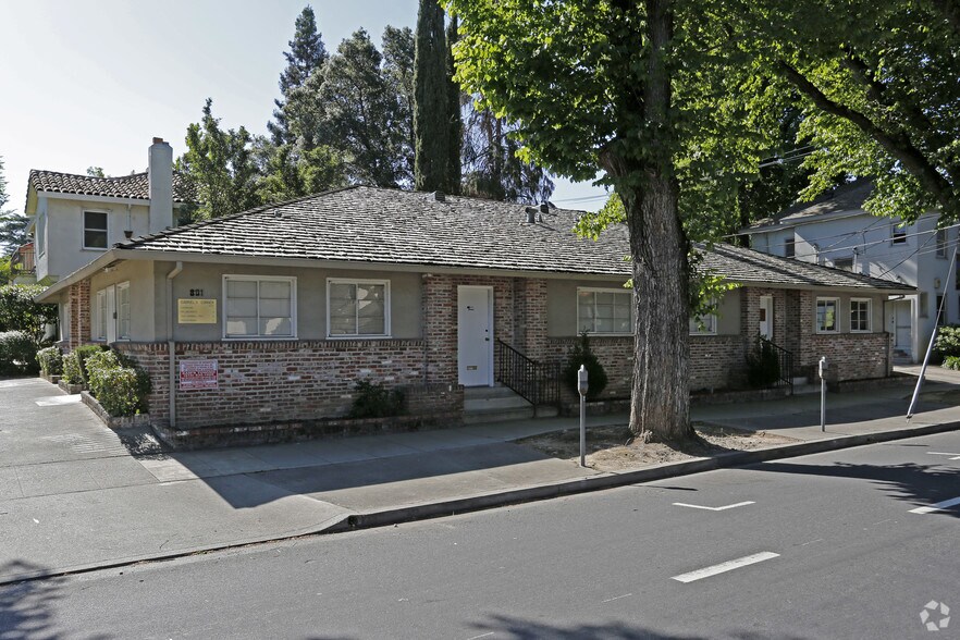 801 Alhambra Blvd, Sacramento, CA à louer - Photo principale – Image 1 sur 4