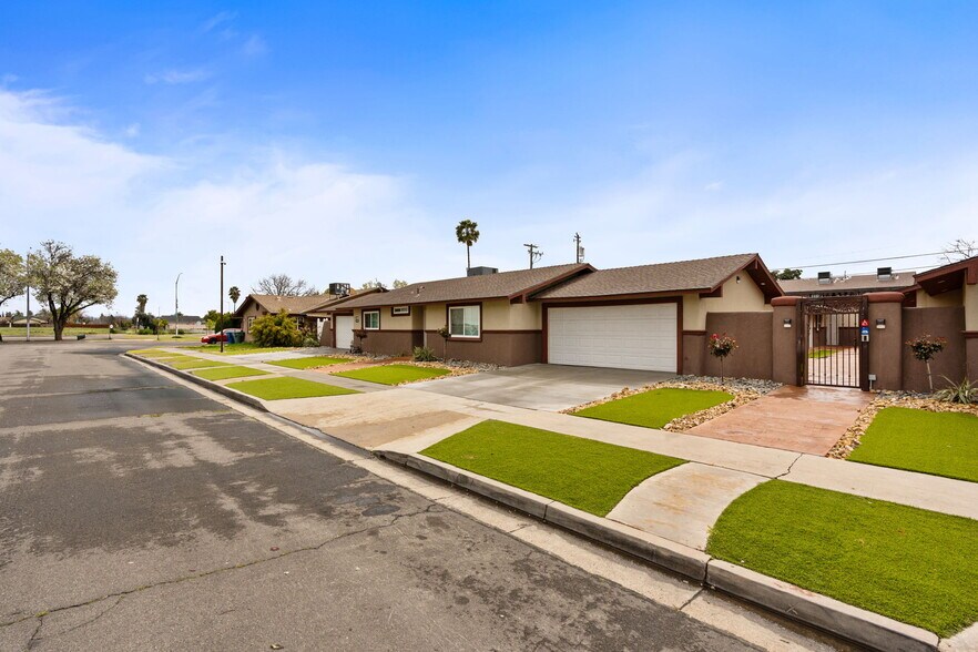 5180 E Hedges Ave, Fresno, CA à vendre - Photo de l’immeuble – Image 3 sur 9