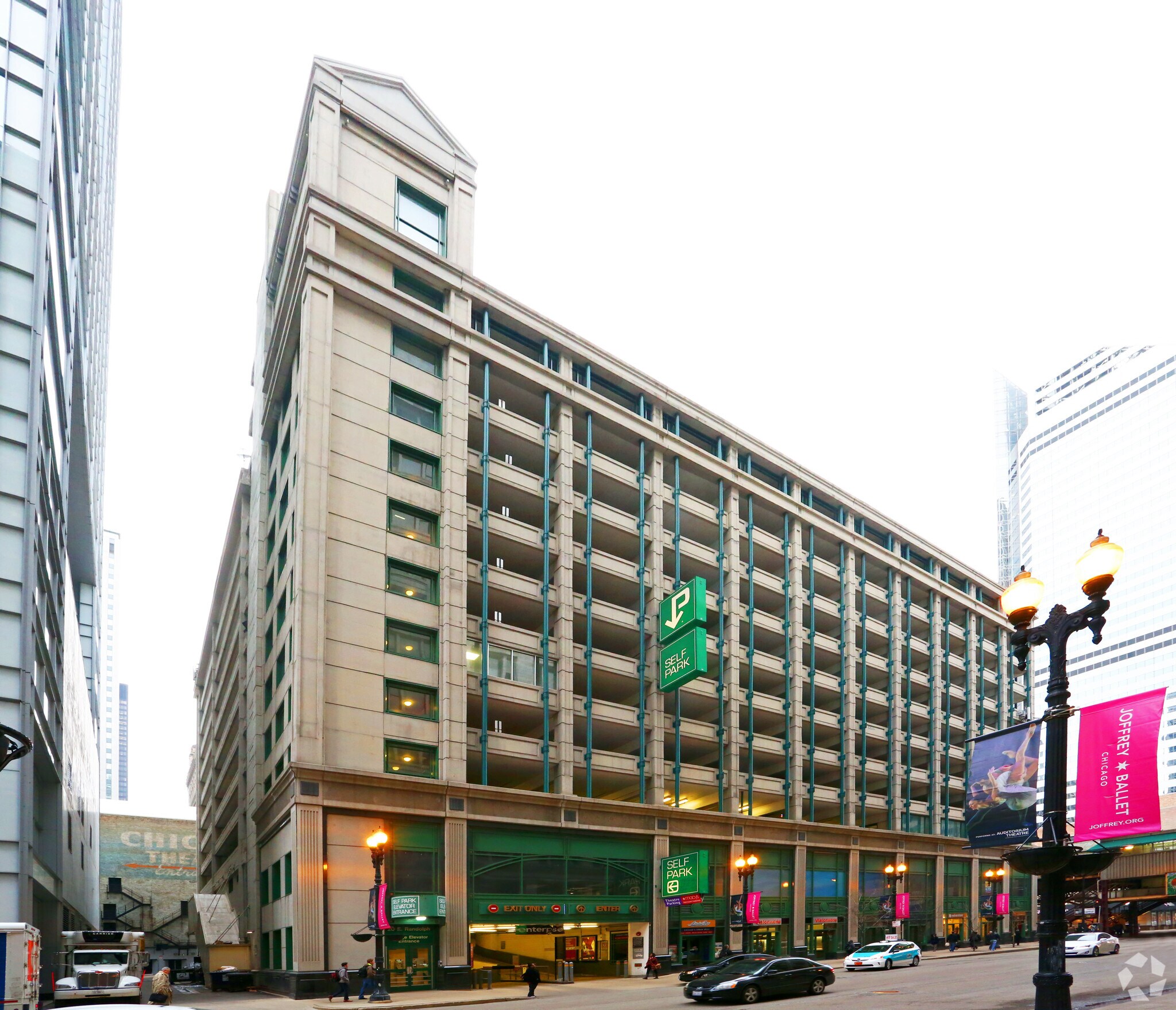 20-32 E Randolph St, Chicago, IL à louer Photo principale– Image 1 sur 12