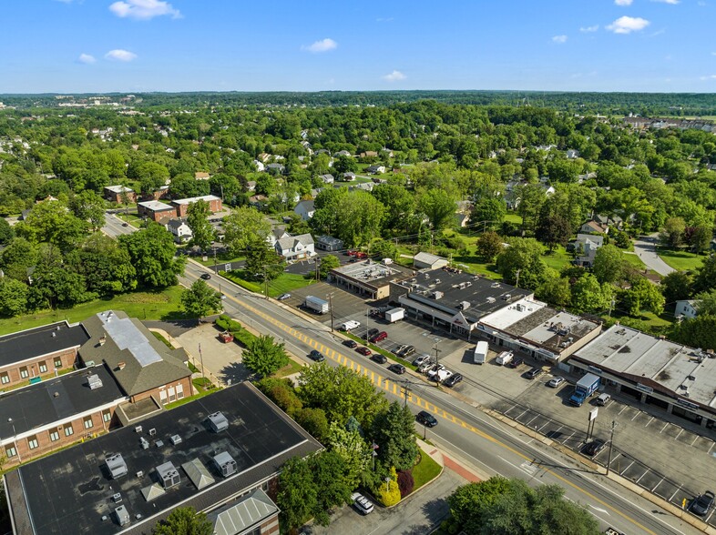 513-519 Germantown Pike, Lafayette Hill, PA à louer - Photo de l’immeuble – Image 2 sur 32