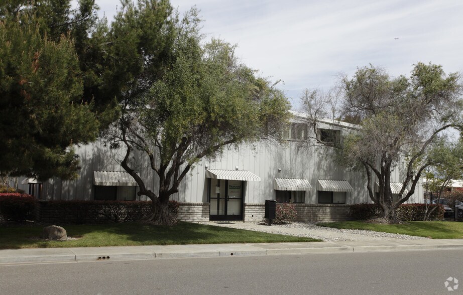 4381 Bettencourt Way, Union City, CA à louer - Photo de l’immeuble – Image 2 sur 2