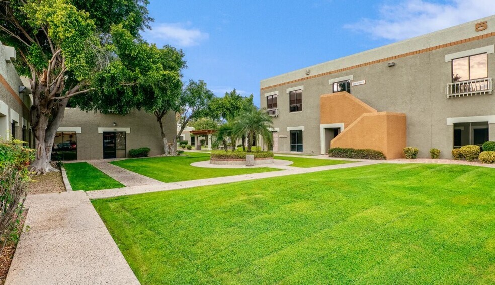 2222 S Dobson Rd, Mesa, AZ à vendre - Photo de l’immeuble – Image 1 sur 16