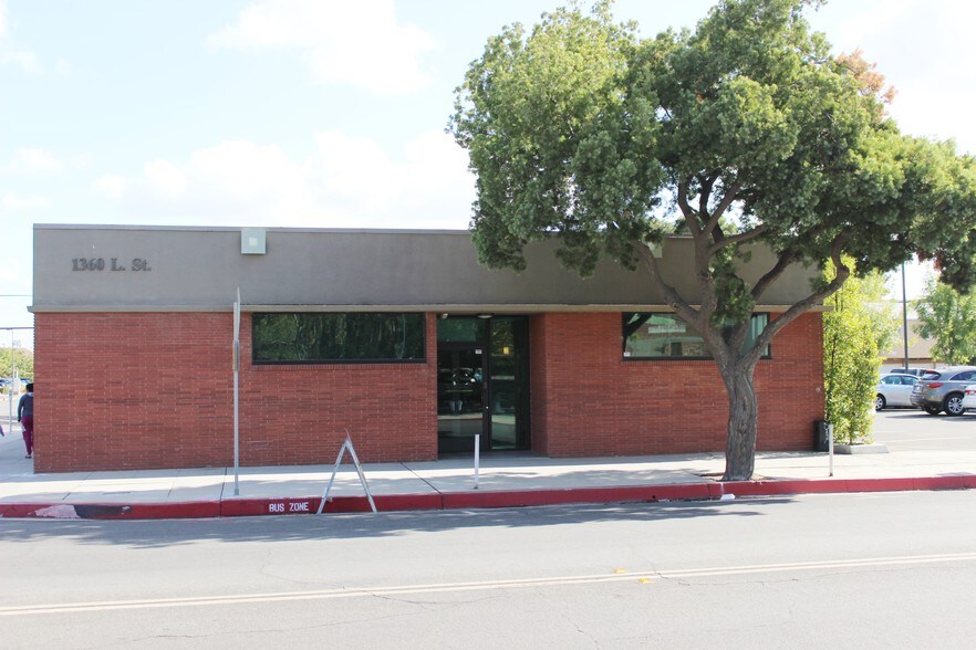 1360 L St, Fresno, CA à louer - Photo de l’immeuble – Image 2 sur 2