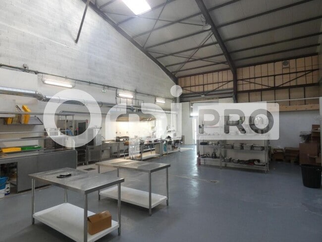 Plus de détails pour Local commercial à louer