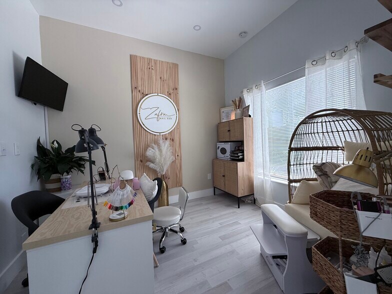 160 E Marvin Ave, Longwood, FL à louer - Photo de l’immeuble – Image 2 sur 7