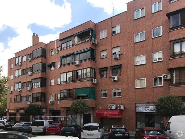 Immeuble residentiel dans San Fernando de Henares, Madrid à vendre - Photo de l’immeuble – Image 2 sur 2
