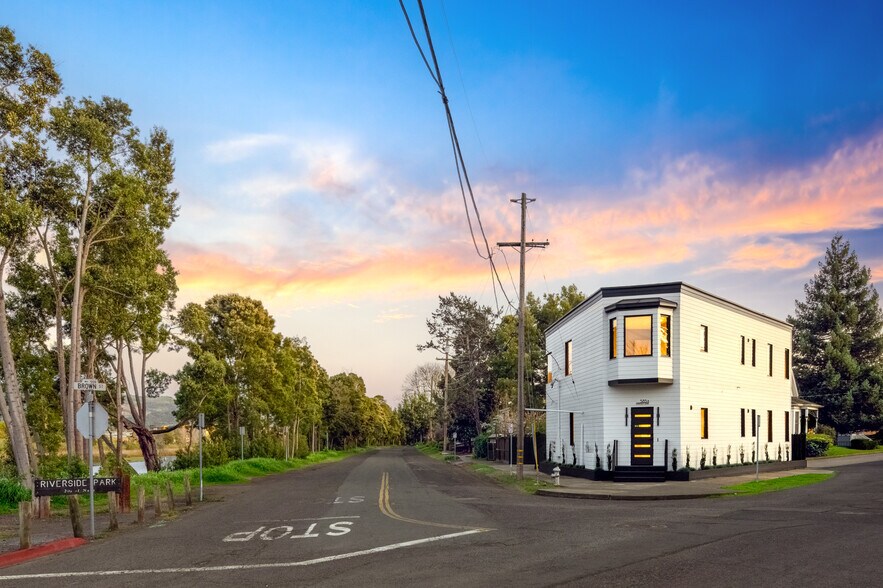 585 Riverside Drive, Napa, CA à vendre - Photo de l’immeuble – Image 2 sur 35