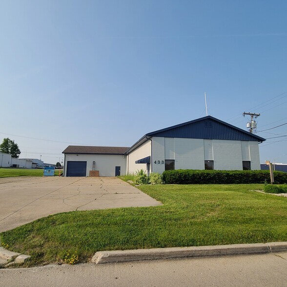 433 Council Dr, Fort Wayne, IN à louer - Photo de l’immeuble – Image 1 sur 11