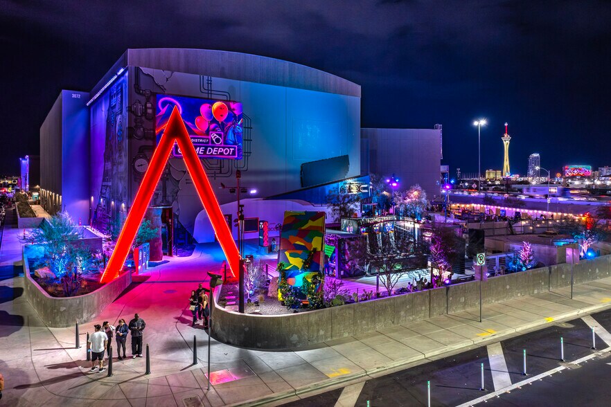 AREA15- Sirius Ave, Las Vegas, NV à louer - Photo de l’immeuble – Image 2 sur 9